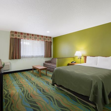 Quality Inn & Suites Medford Airport Exteriér fotografie
