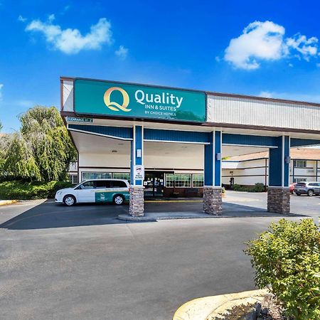 Quality Inn & Suites Medford Airport Exteriér fotografie