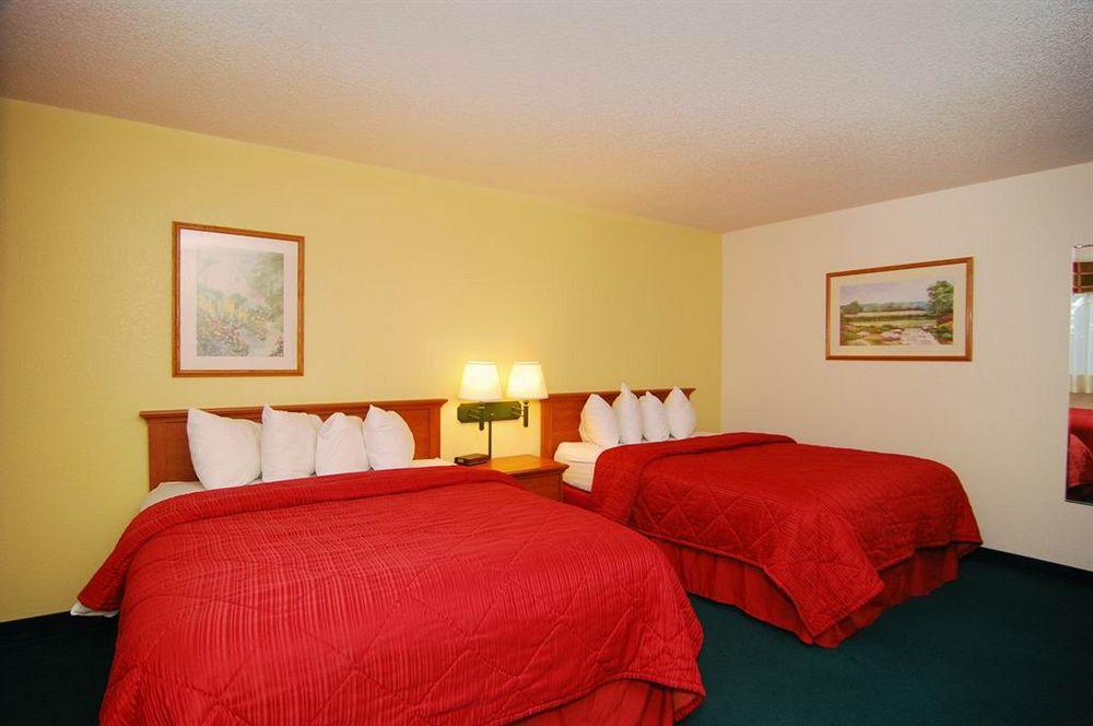 Quality Inn & Suites Medford Airport Exteriér fotografie