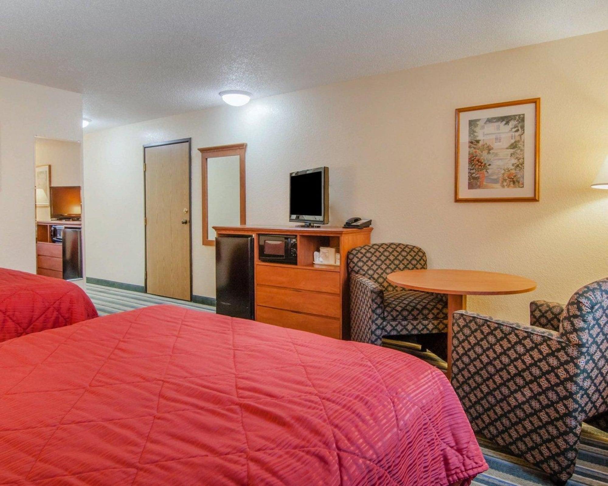 Quality Inn & Suites Medford Airport Exteriér fotografie