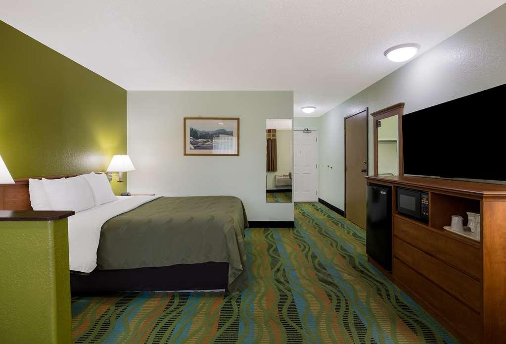 Quality Inn & Suites Medford Airport Pokoj fotografie