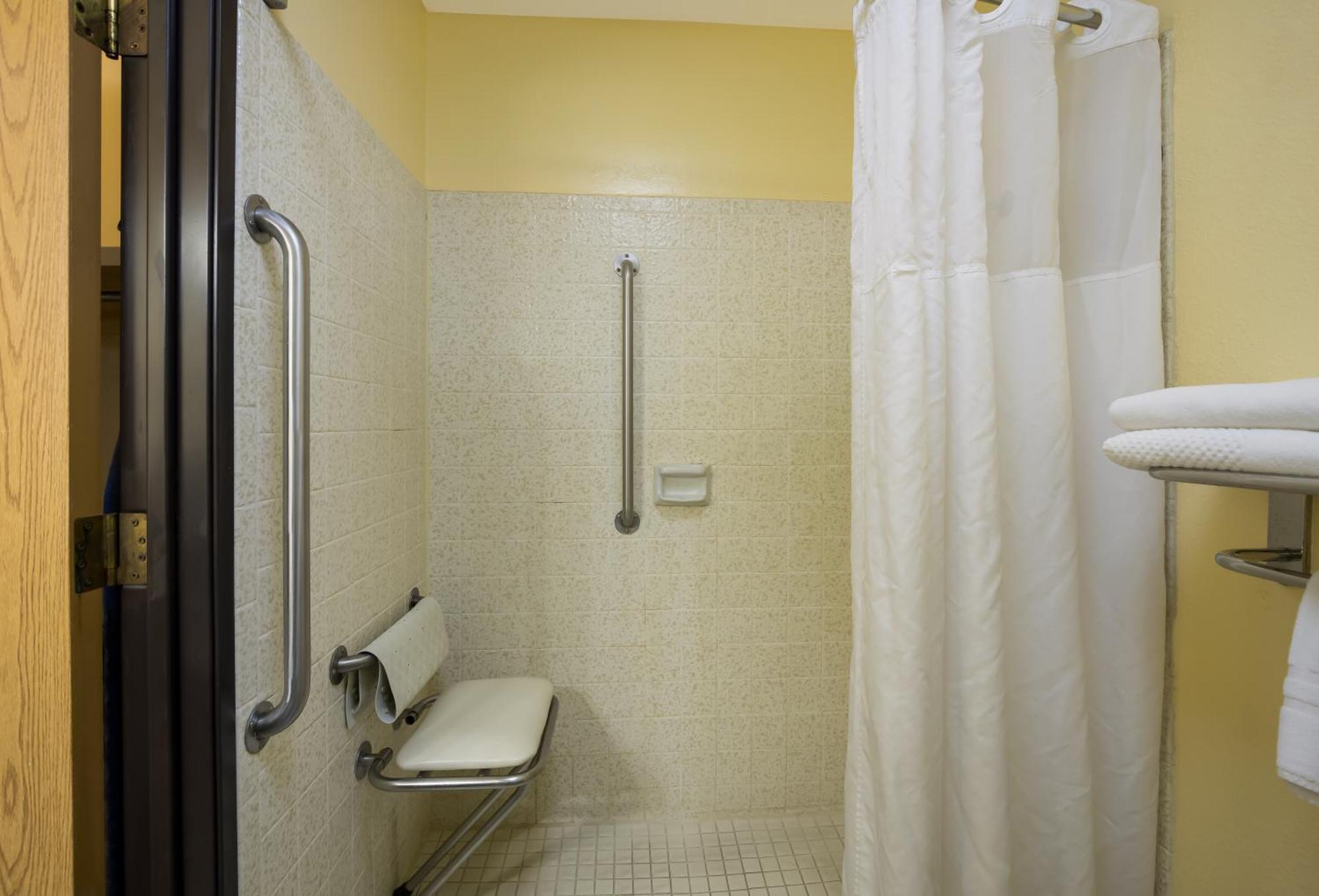 Quality Inn & Suites Medford Airport Exteriér fotografie