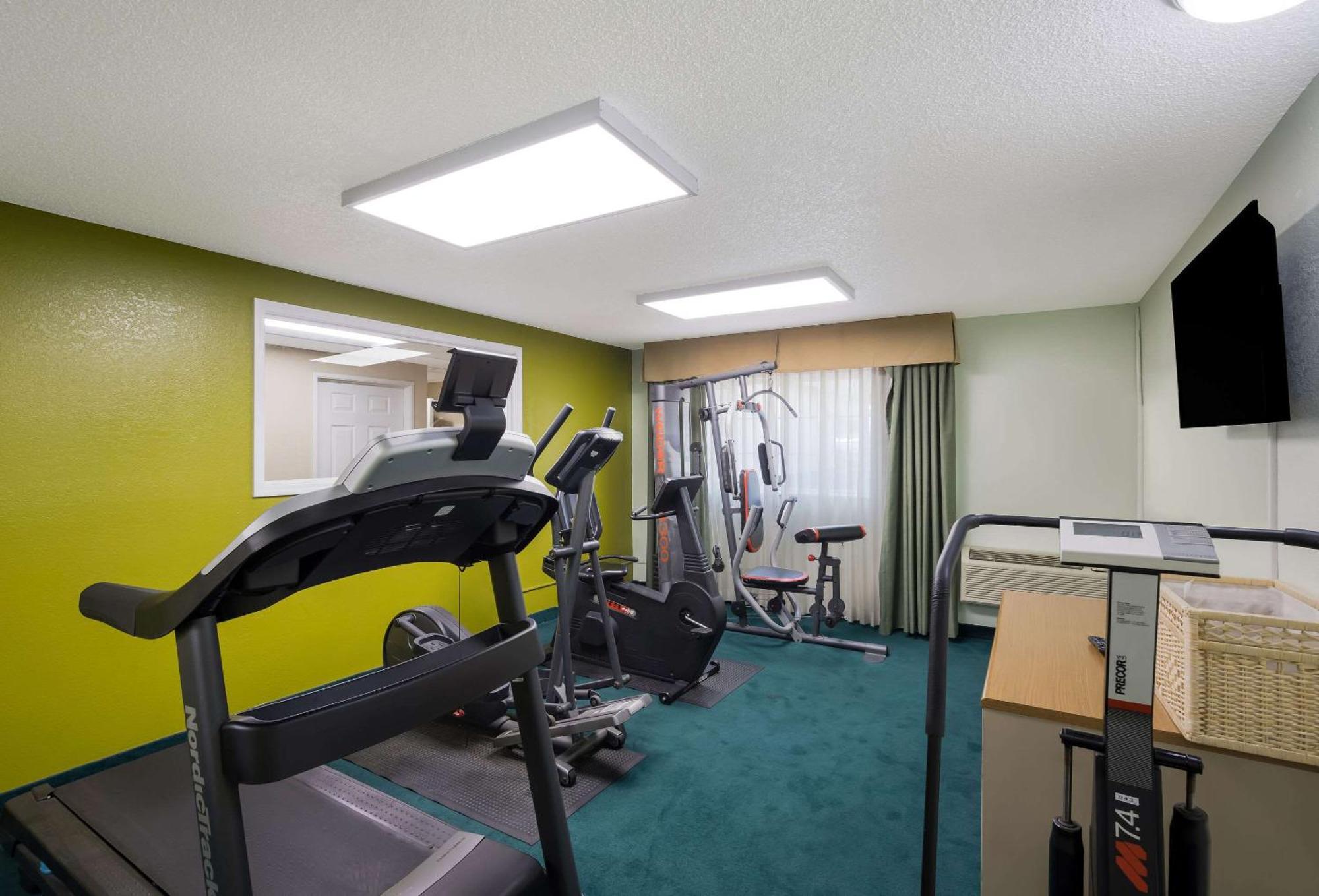 Quality Inn & Suites Medford Airport Exteriér fotografie