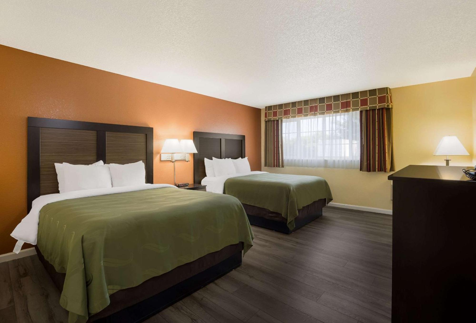 Quality Inn & Suites Medford Airport Exteriér fotografie