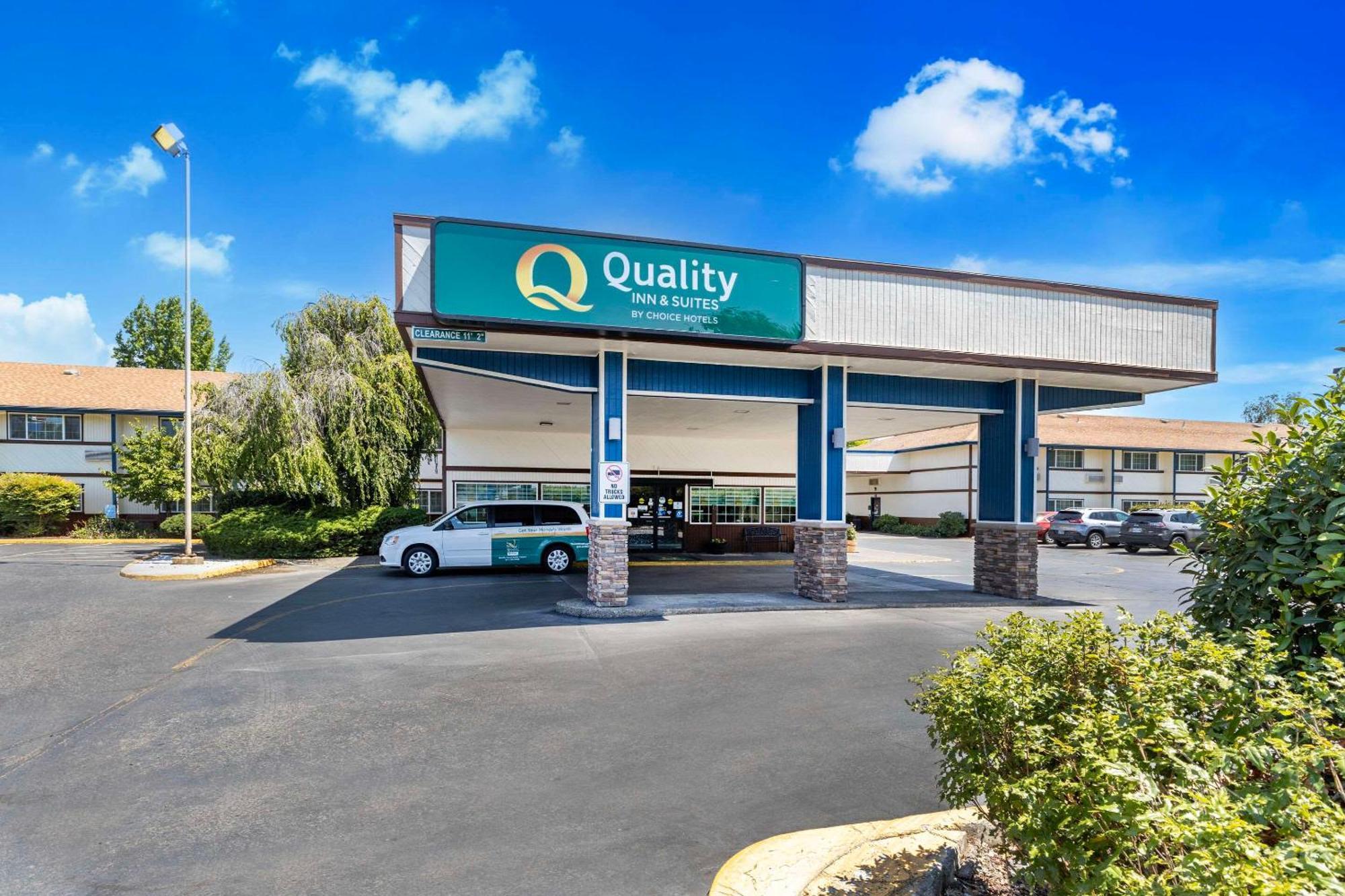 Quality Inn & Suites Medford Airport Exteriér fotografie