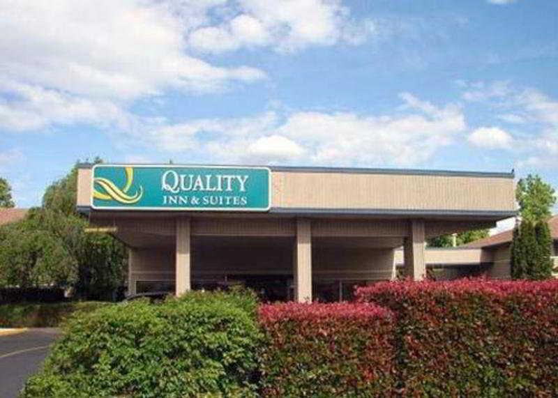 Quality Inn & Suites Medford Airport Exteriér fotografie