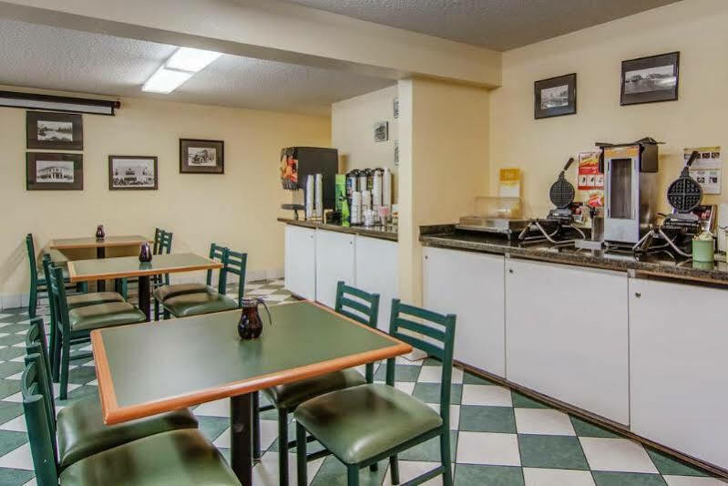 Quality Inn & Suites Medford Airport Exteriér fotografie